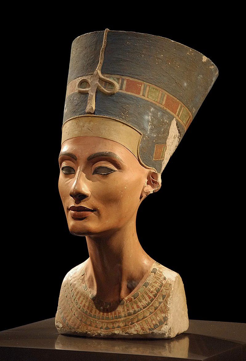 103. busto nefertiti.jpg