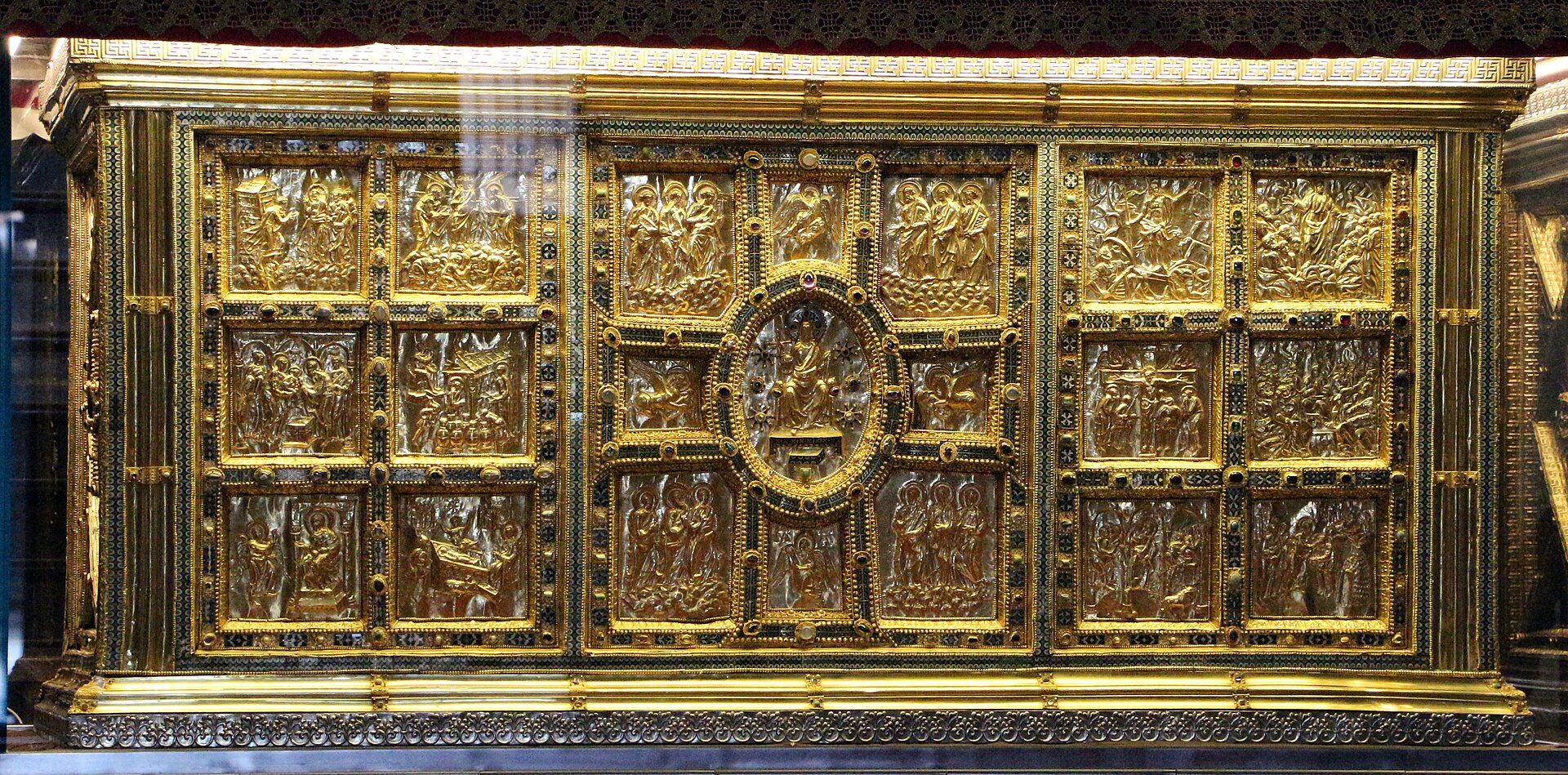112. altare vuolvinio.jpg