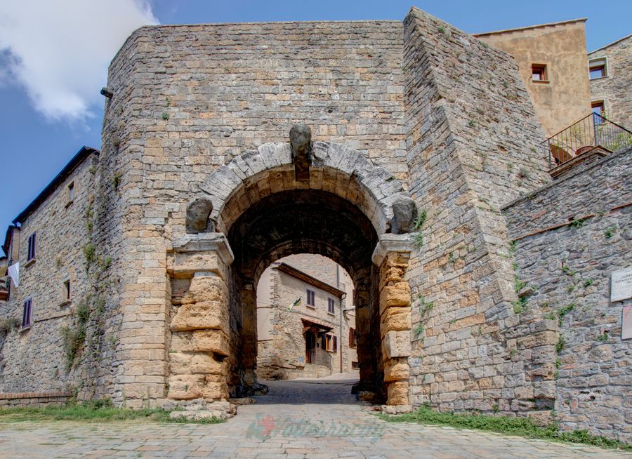 29. porta volterra.jpg