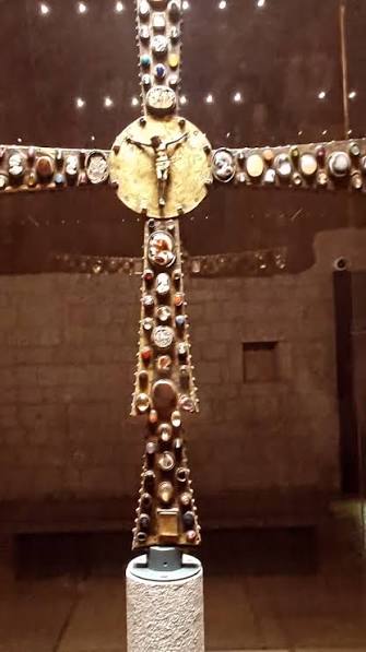 99. cristo in croce.jpg